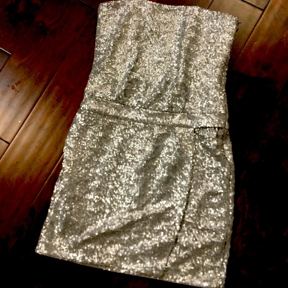LAUNDRY by Shelli Segal Silver Metal Sequence Dress Size 0
